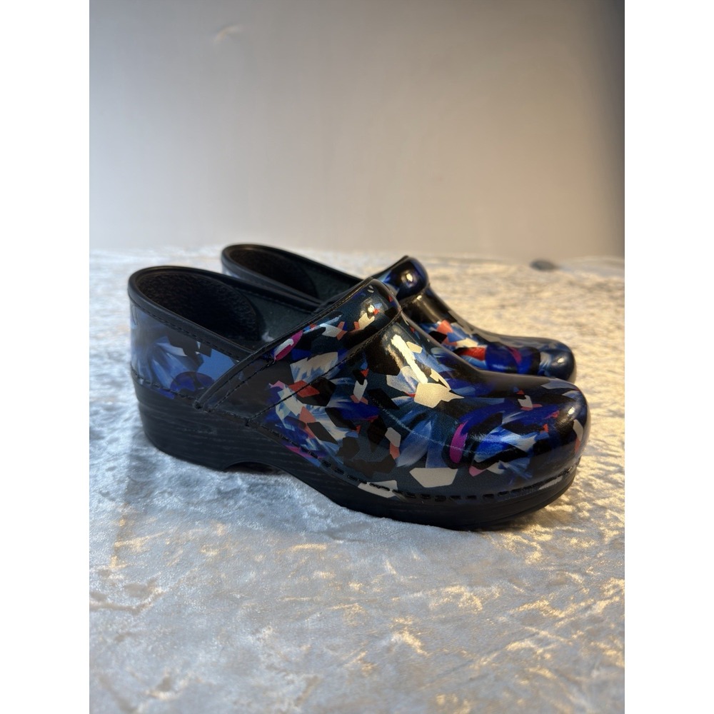 Dansko Professional Womens 37 Clogs Patent Floral Abstract Nursing Comfort Shoes